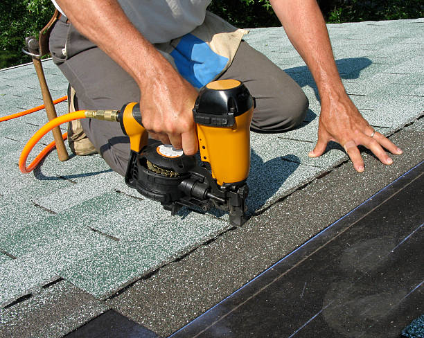 Best Roof Maintenance Services  in Waverly, IA